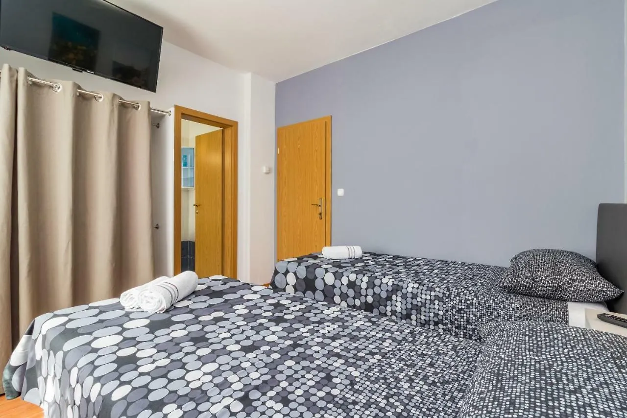Apartment Anton, Fazana 0*,  Croatia