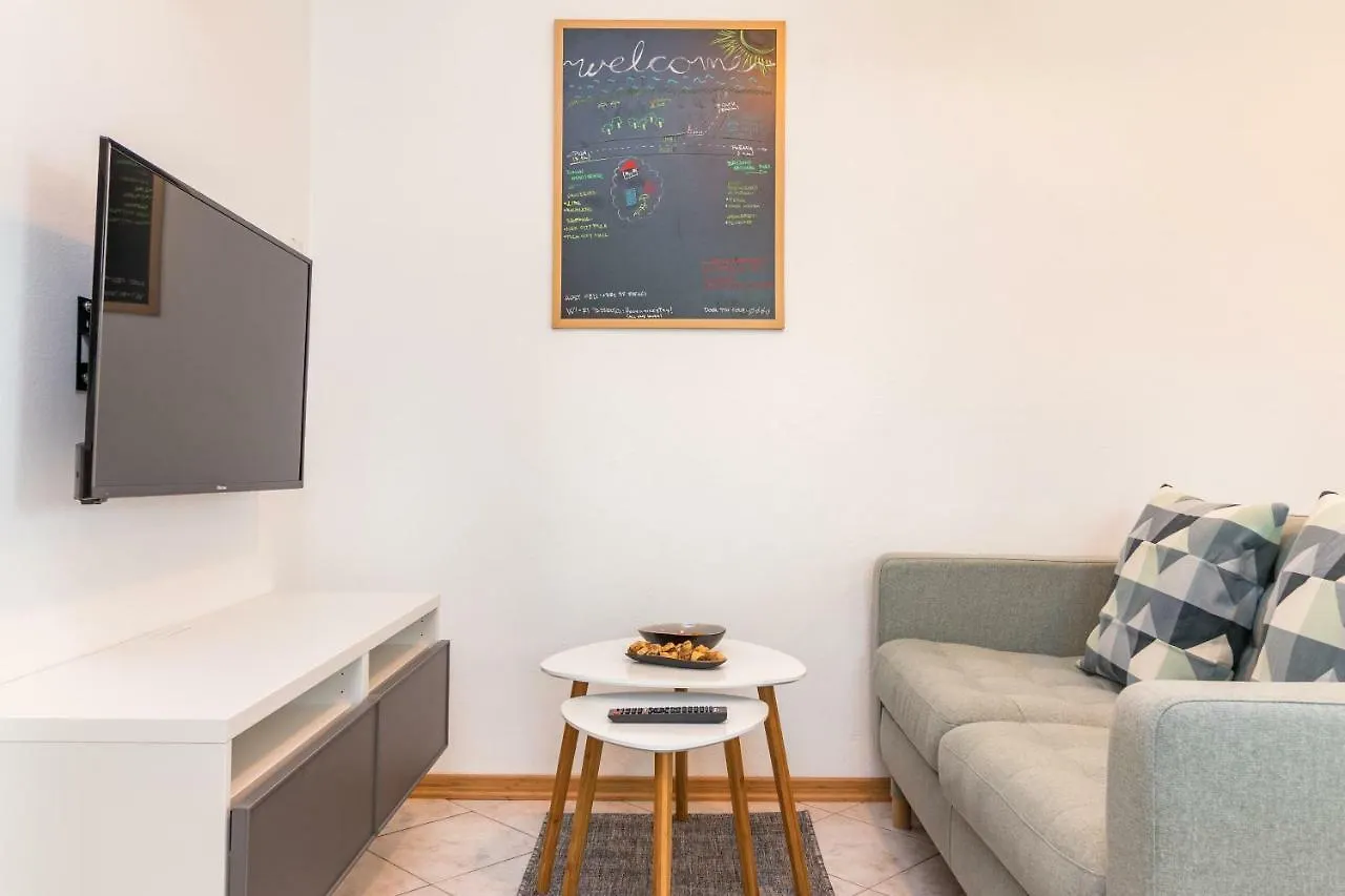 Apartment Anton, 파자나