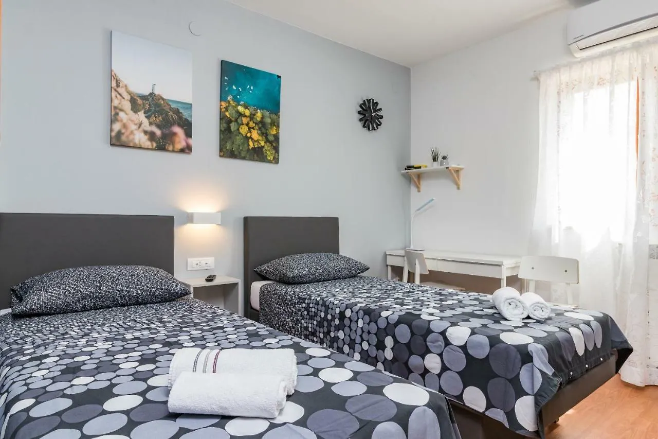 Apartment Anton, 파자나