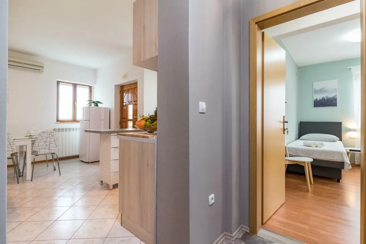 Apartment Anton, Fažana