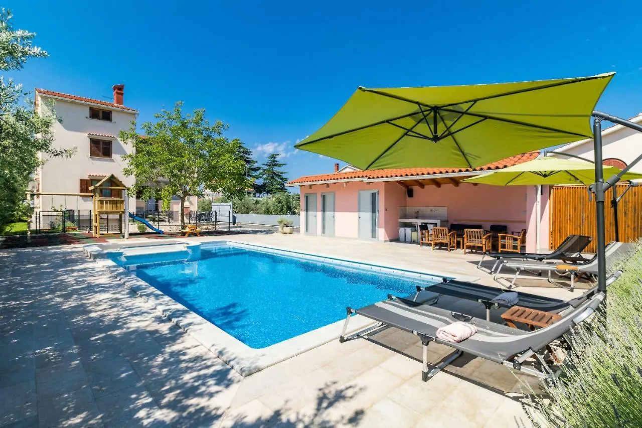 Apartment Anton, Fažana